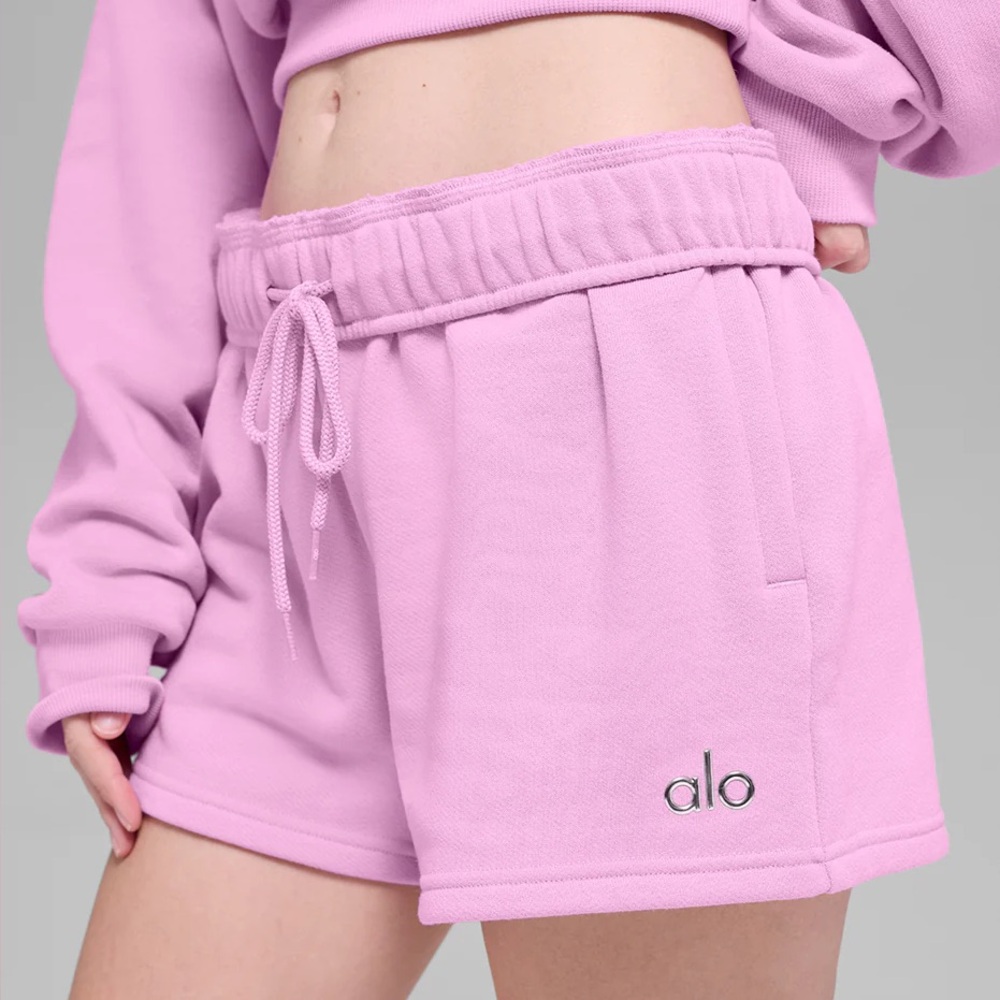 ALO Accolade Short- candy heart pink